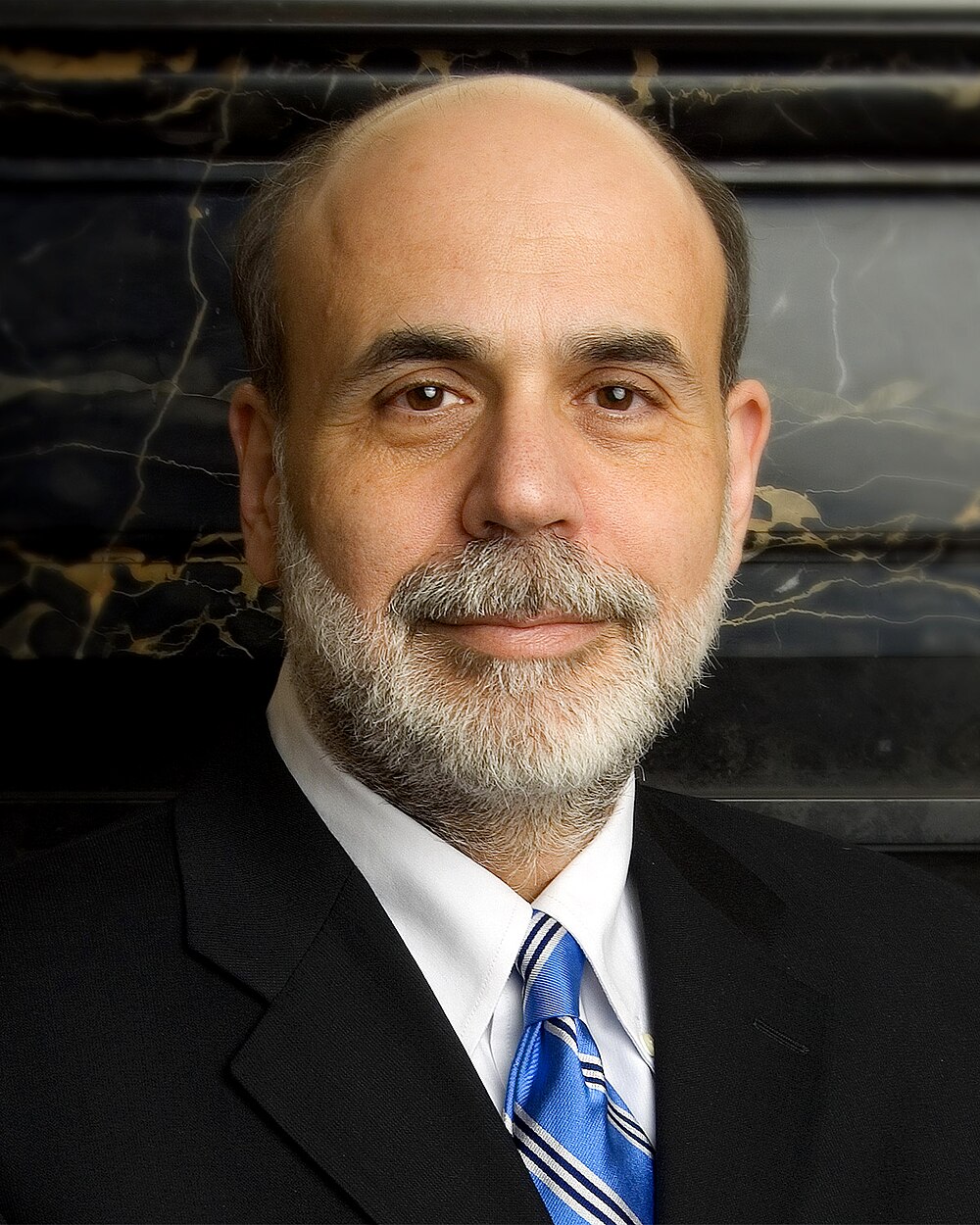 Ben Bernanke in suit and tie, official Federal Reserve portrait